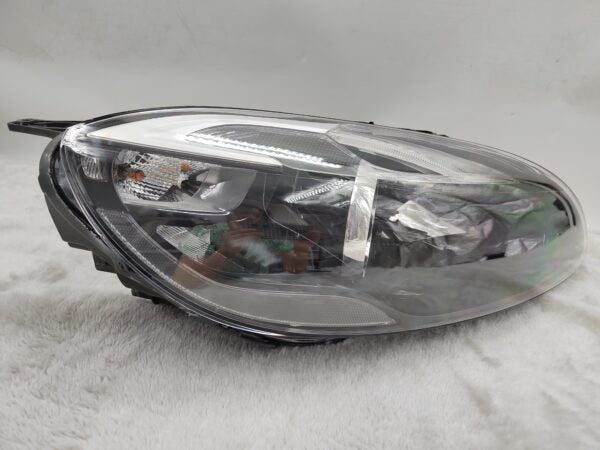 Xenon Headlights for Volvo V40 CC T3 (2016) – OEM Quality Replacement